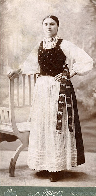 Elisabetha (Lisi) Ebner in Grosspold "costume" 1910